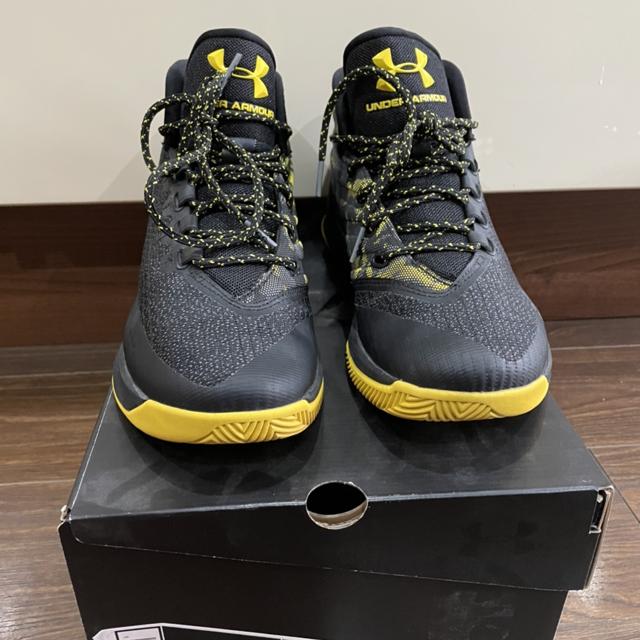 Curry 3 black and on sale yellow