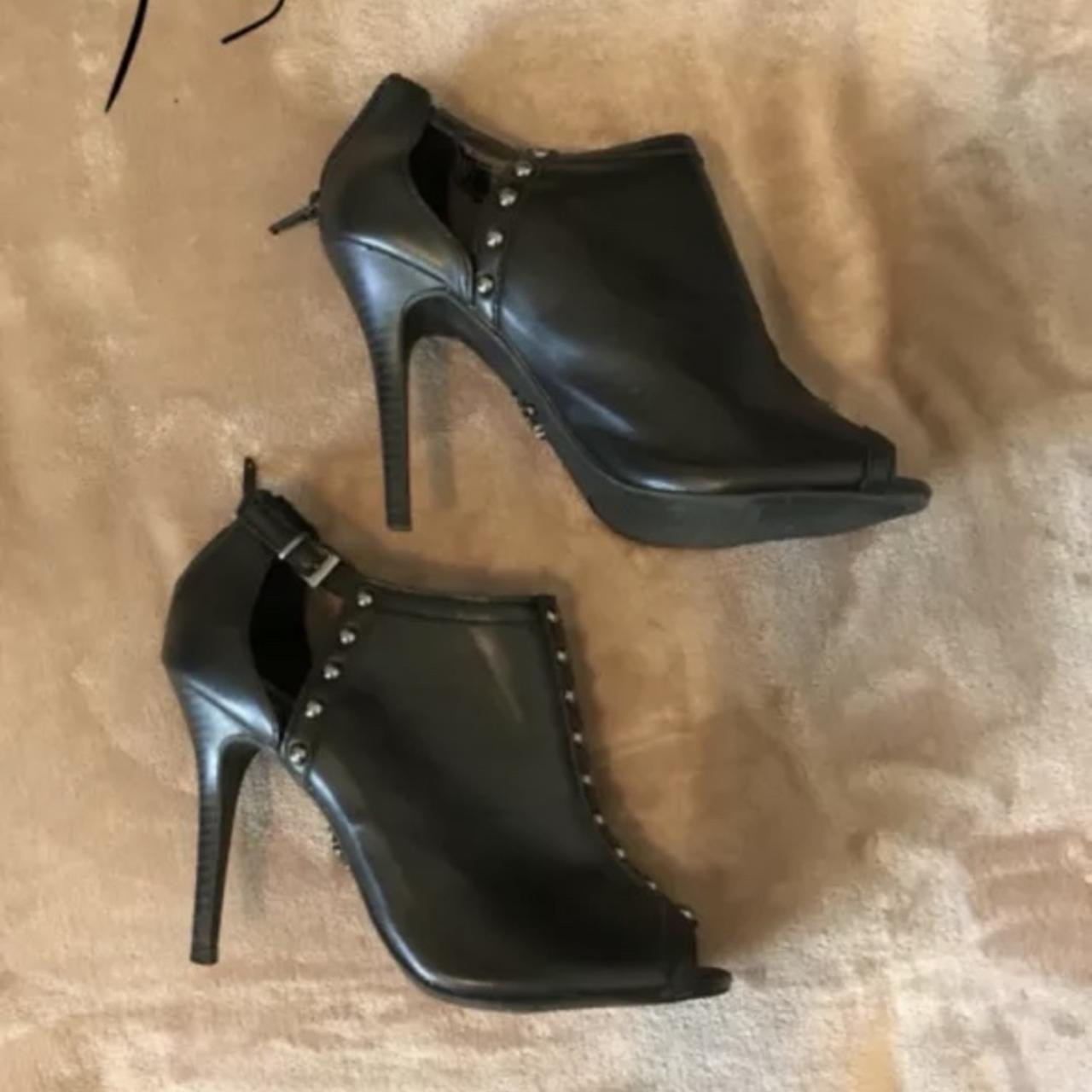 vera wang black heels