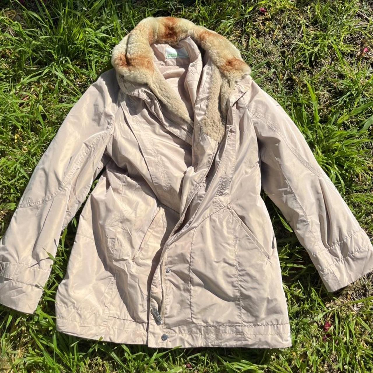 ︎ waterproof winter coat ︎ ︎ has buttons as well as... - Depop