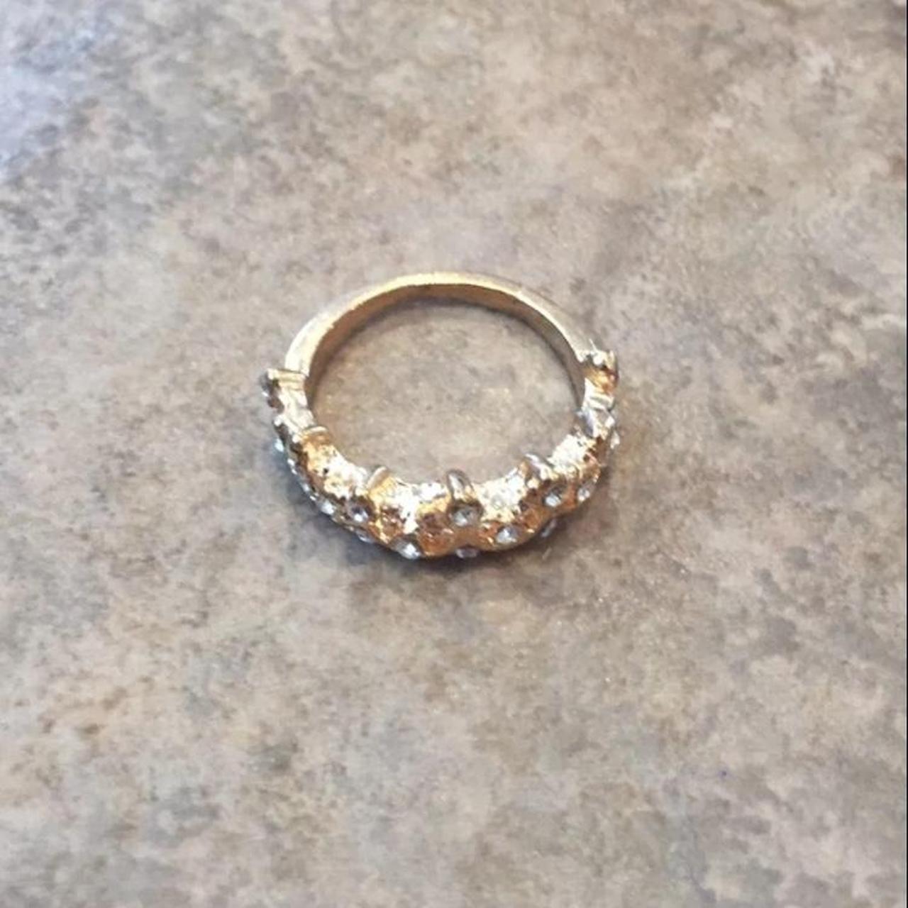 Product Image 3 - Gold crown ring size 5
Condition:
