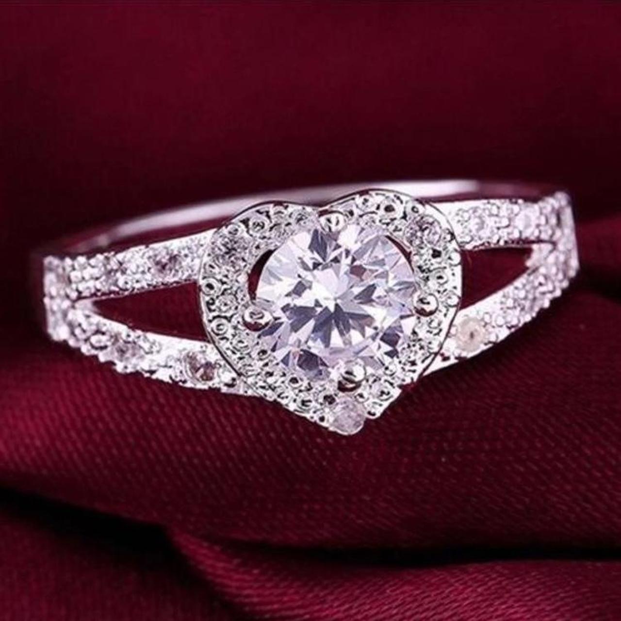 Product Image 4 - Crystal heart silver ring size