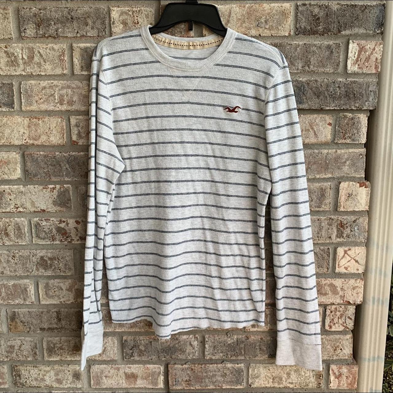 hollister top size large i have tons of other items - Depop
