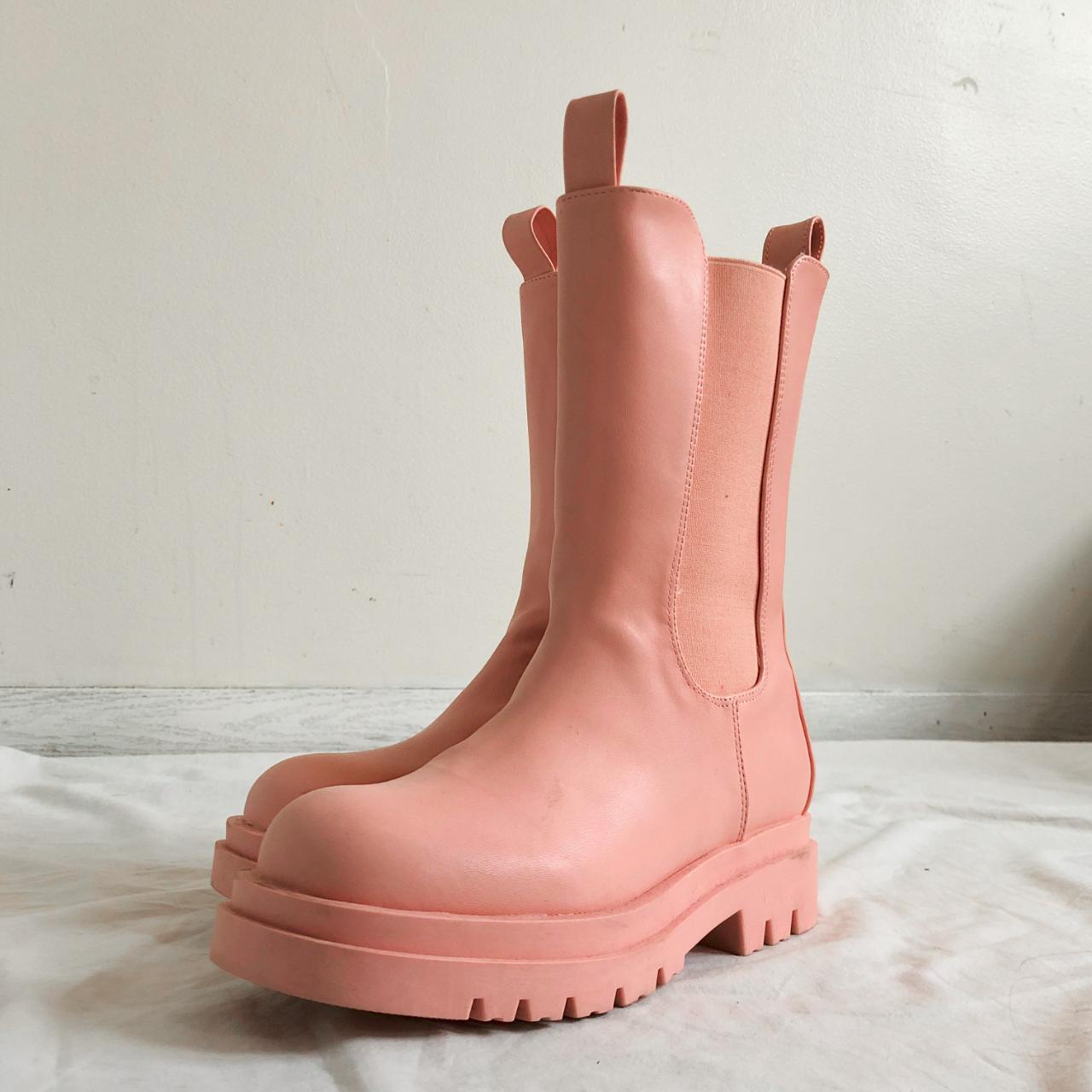 NWOT Pink Chunky boots trendy chunky boots in a... Depop
