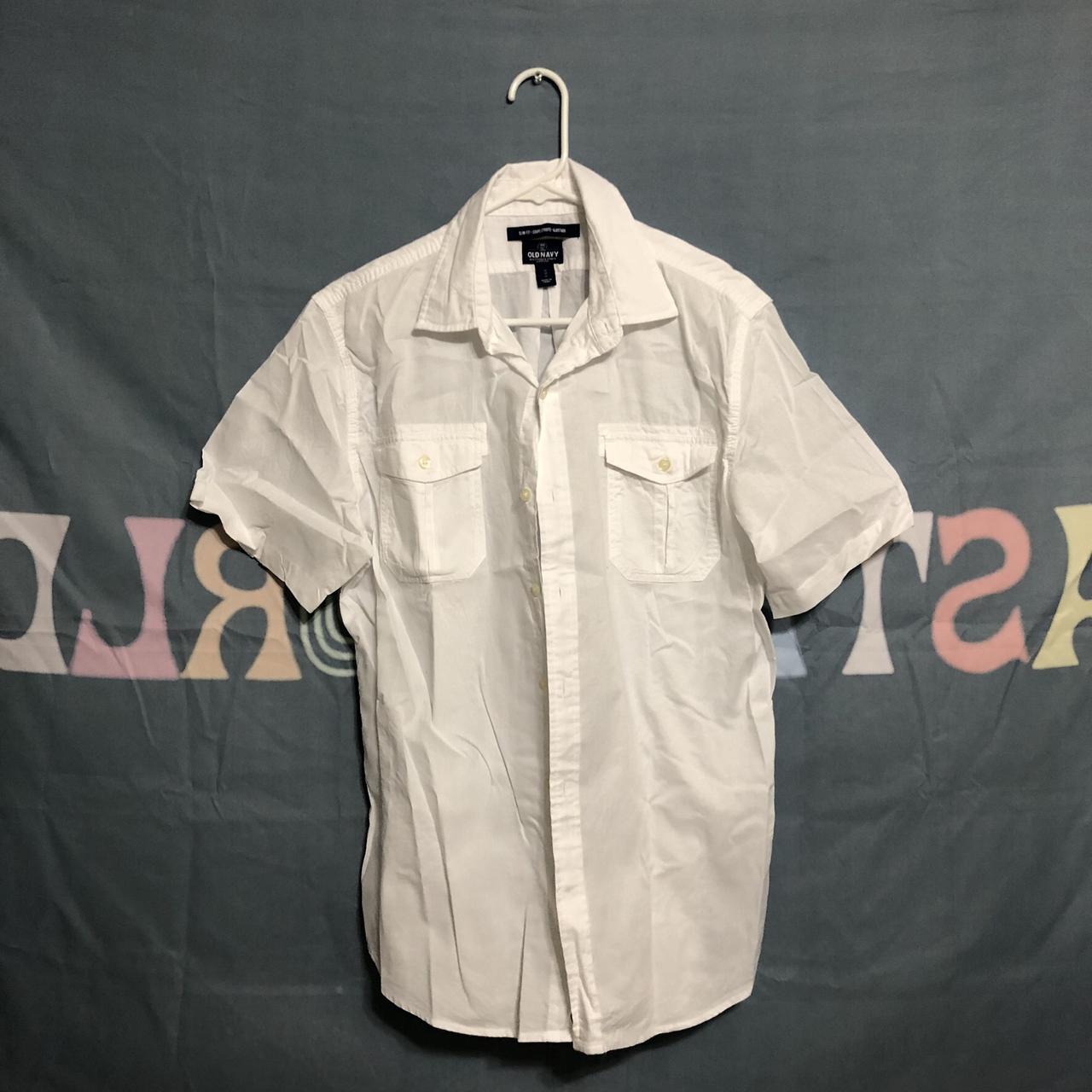 White Old Navy Button Up 4/5 - Depop