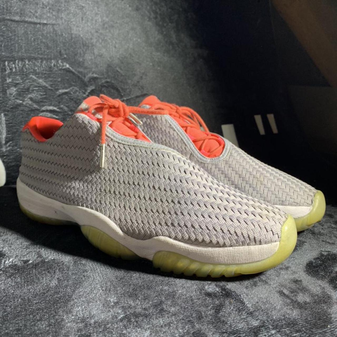 jordan future size 9