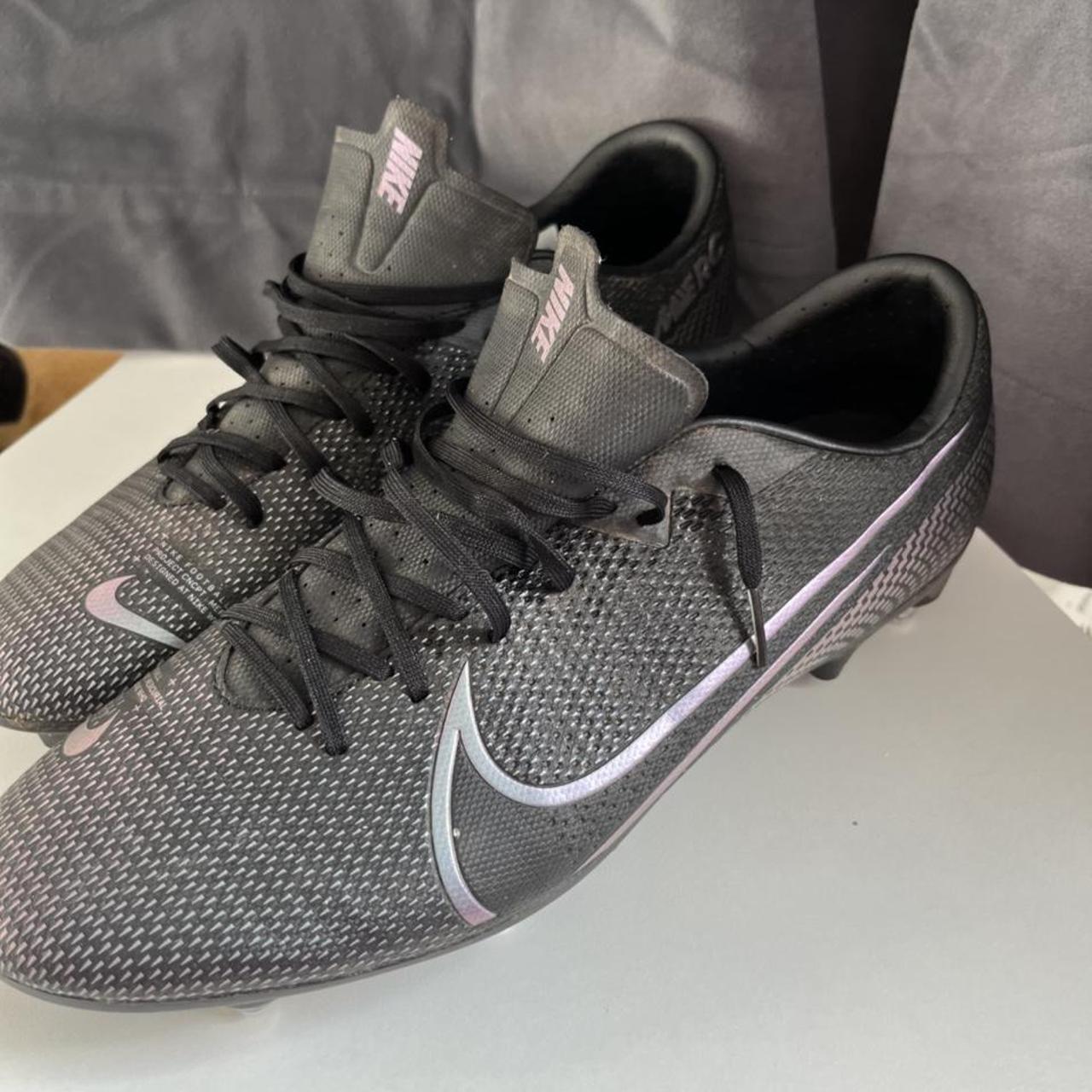 nike mercurial black football boots