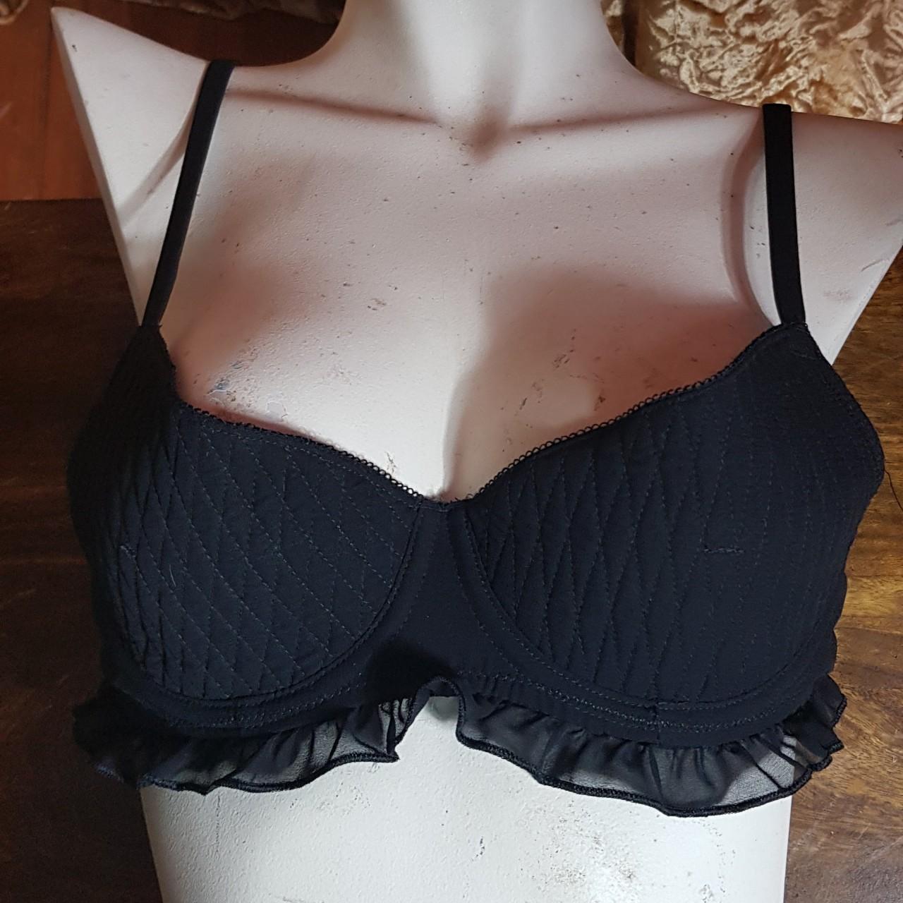 CAROL MALONEY LADY S BRA SIZE LARGE COLOUR Depop