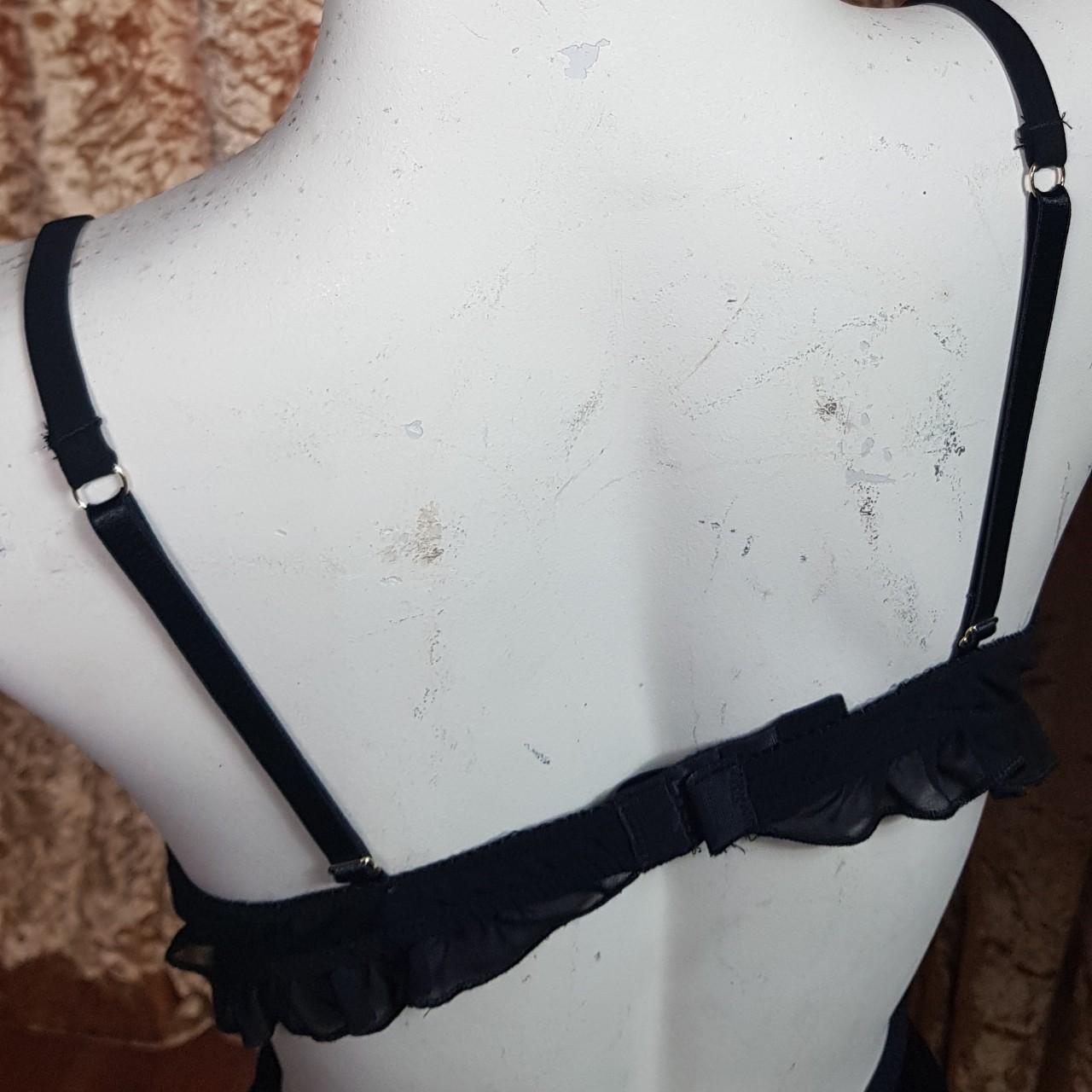 CAROL MALONEY LADY S BRA SIZE LARGE COLOUR Depop