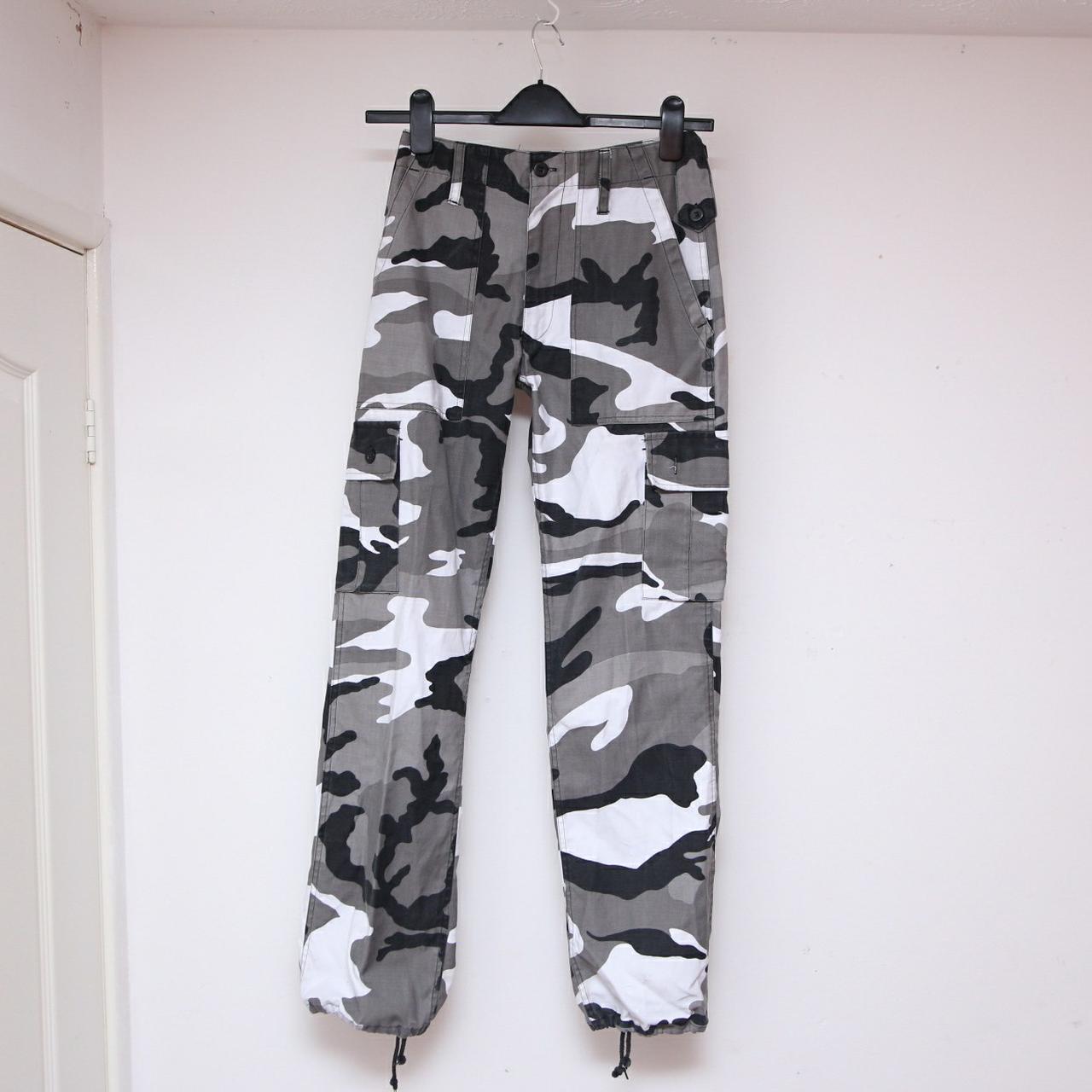 Urban Renewal Salvaged Deadstock Pixel Camouflage Cargo Trousers | Urban  Outfitters Turkey