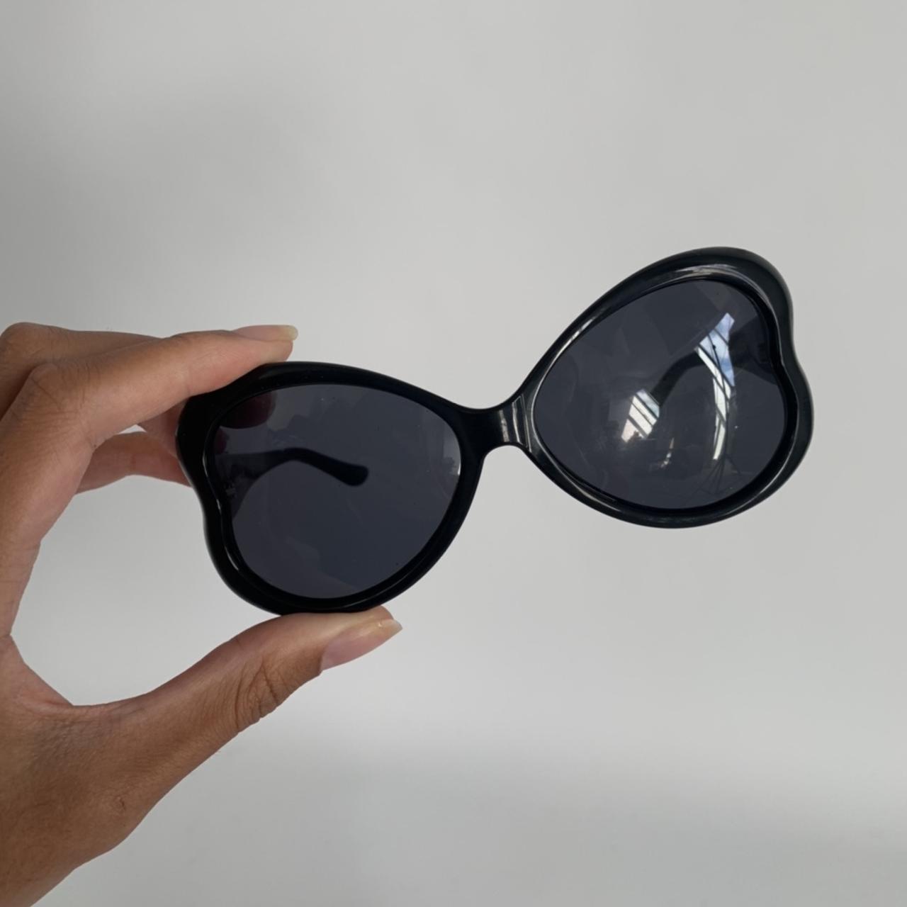 Moschino sideways discount heart sunglasses