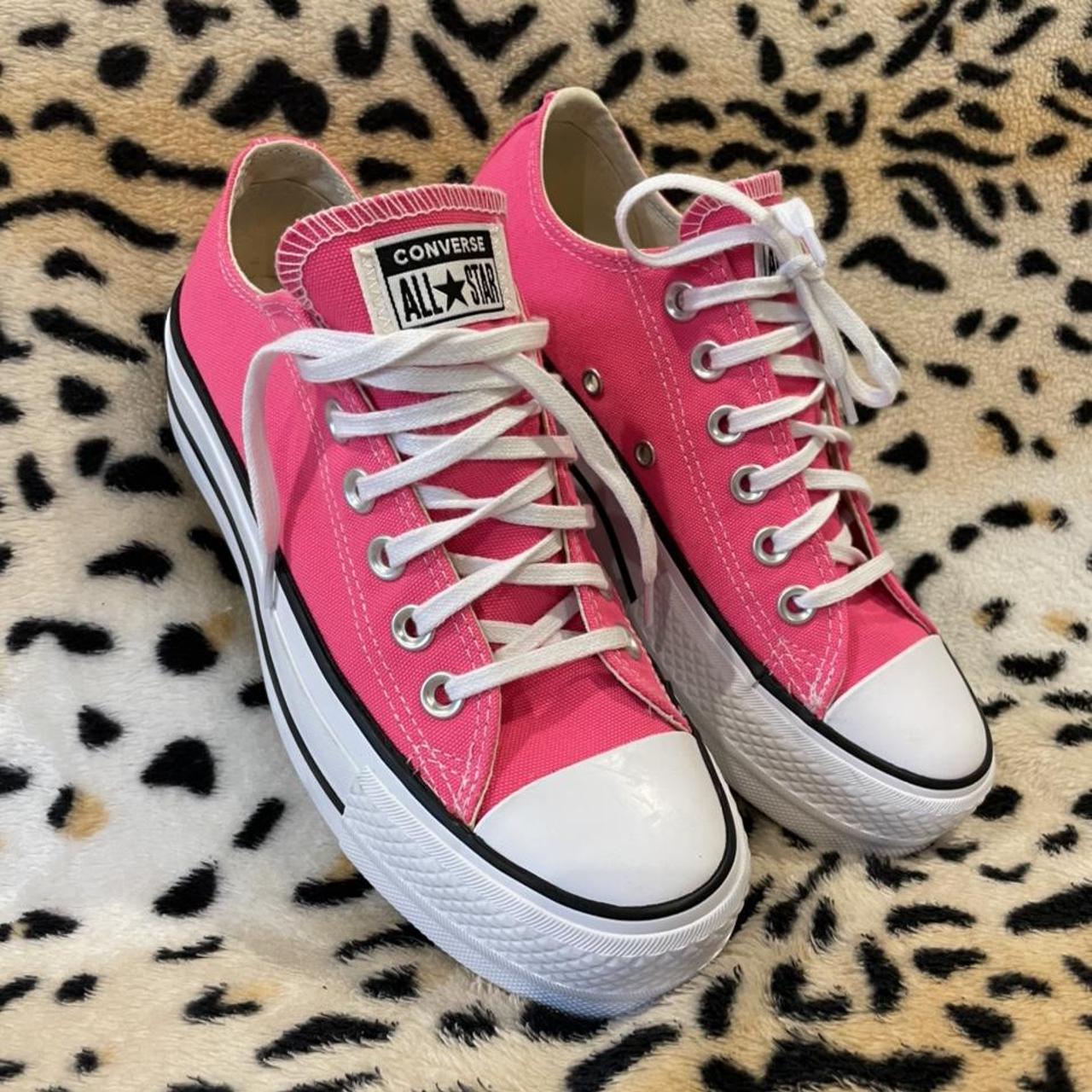 Hot Pink Platform Converse Low Top Shoes. ☠️💖 Size 6... - Depop