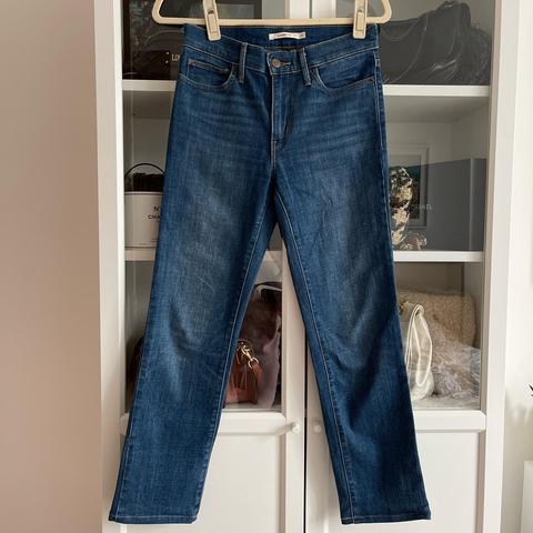 levis 548 perfectly slimming capris