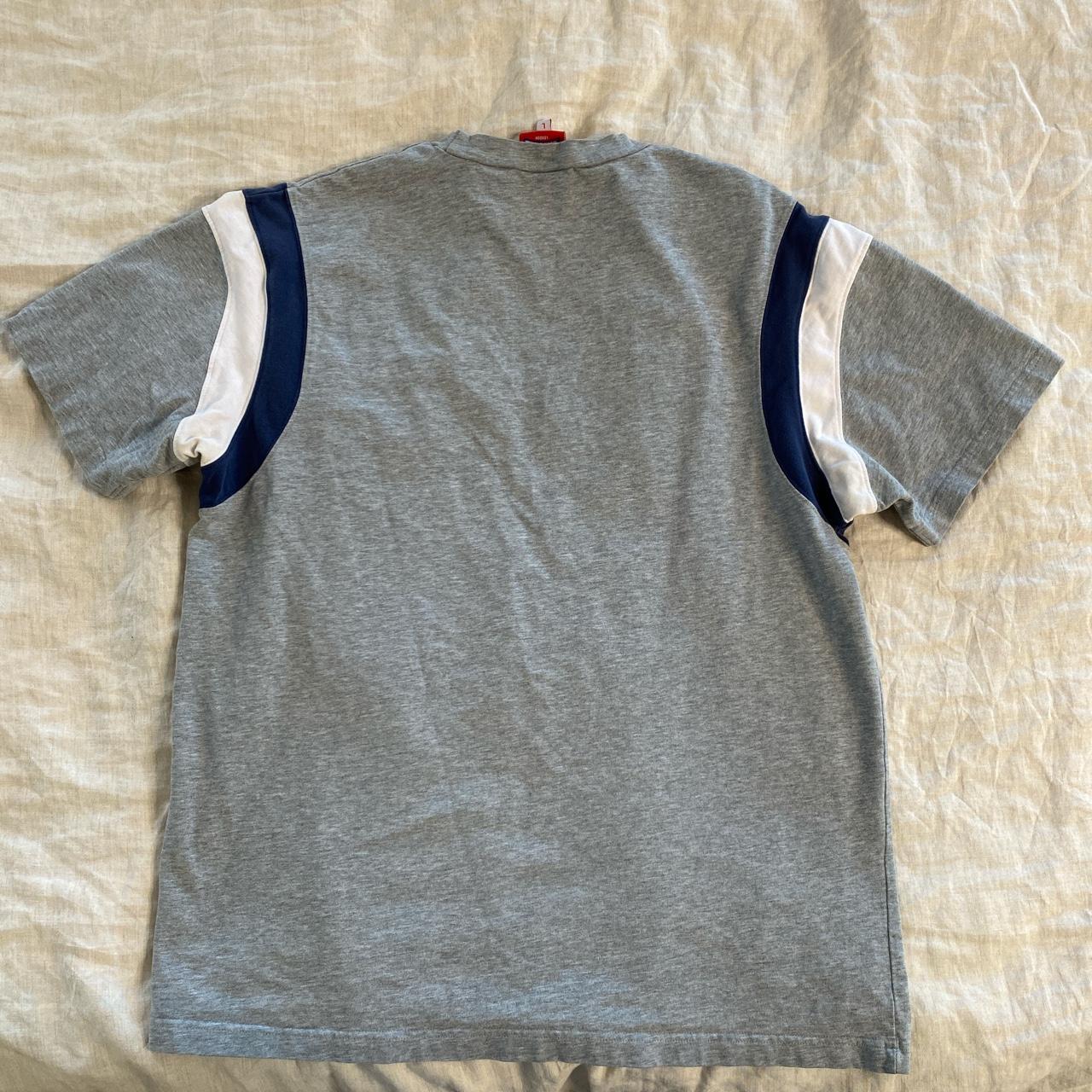 Lonsdale Men's Grey and Navy T-shirt (3)