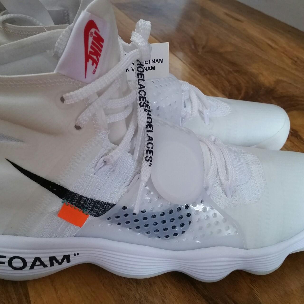 Off-White x Nike React Hyperdunk 2017 Flyknit...