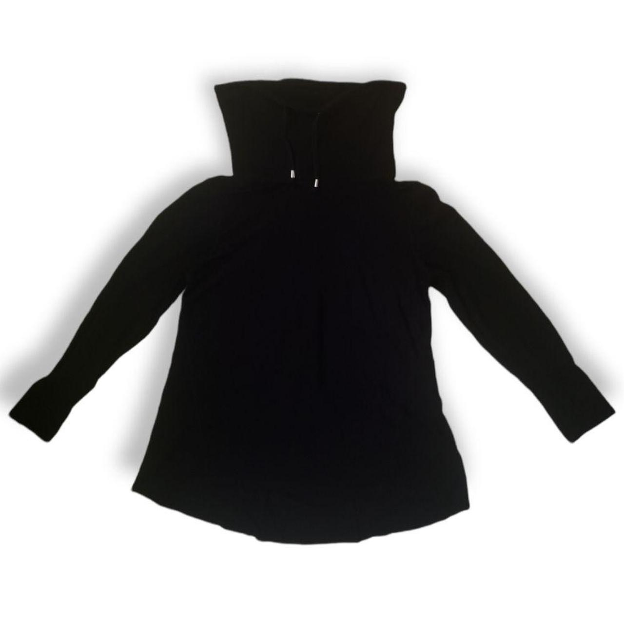 Cable & Gauge Women's Silver and Black Jumper Depop