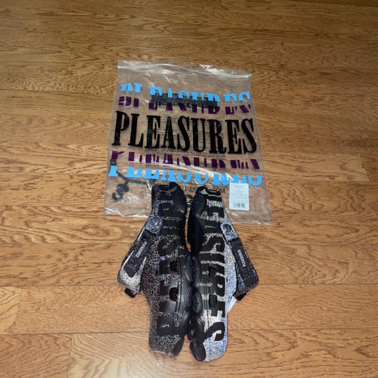 Pleasures Men's Slides (3)