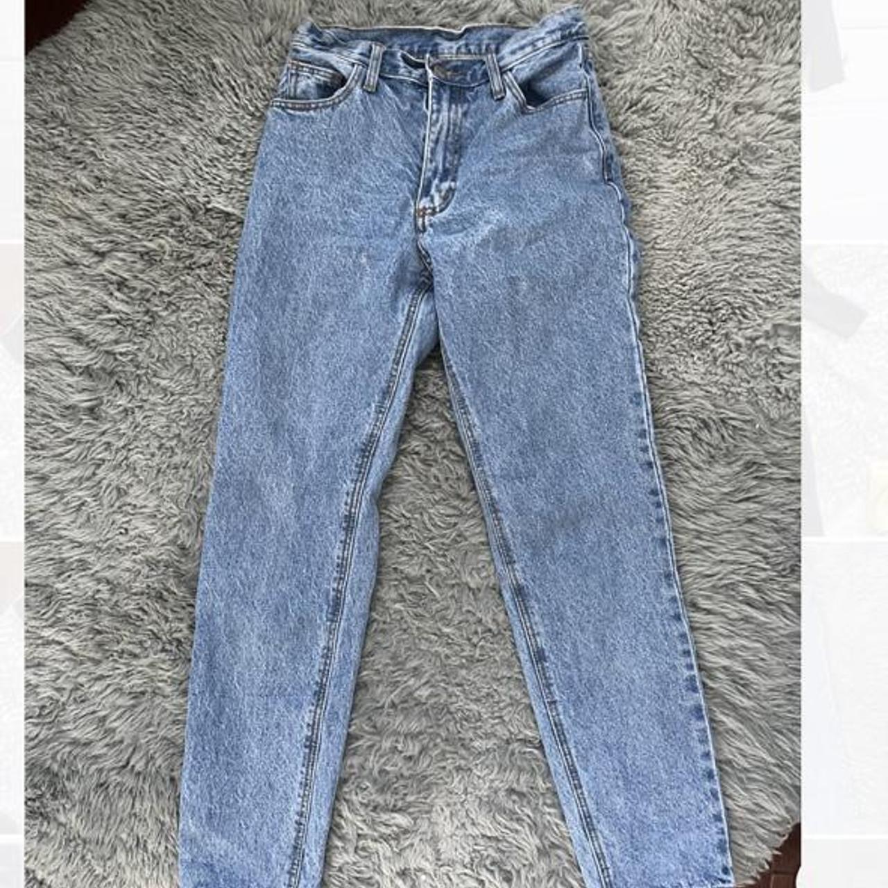 Brandy Melville high waisted 90s Jeans No longer... - Depop