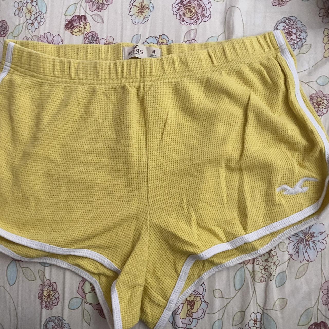 Hollister yellow outlet shorts