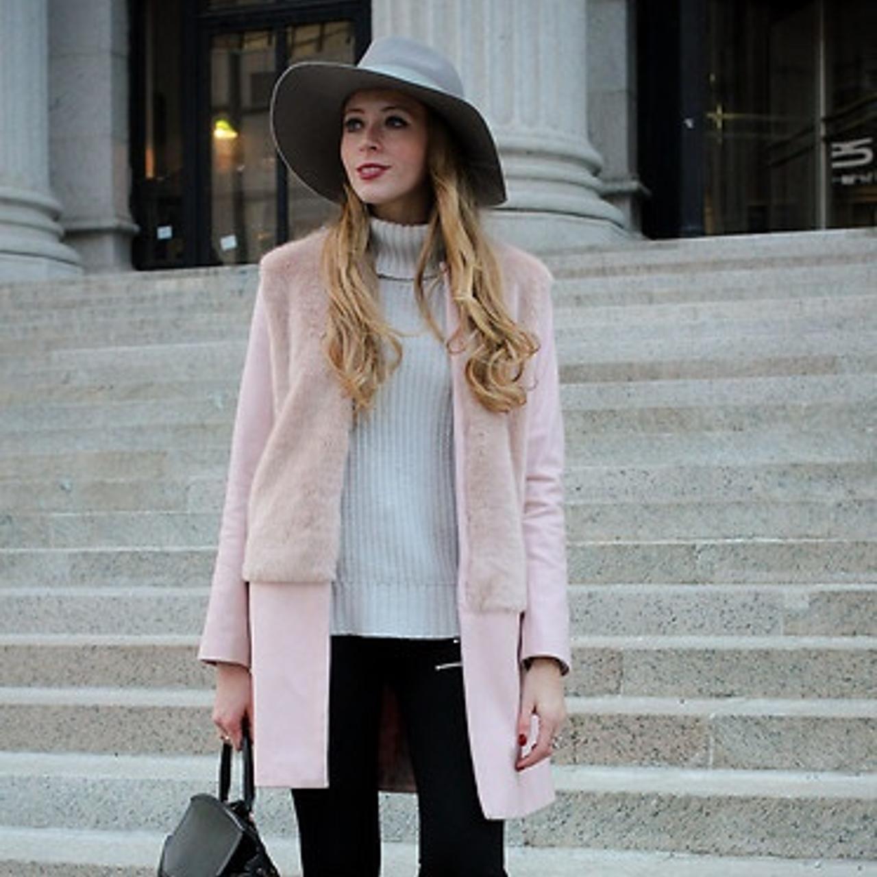 Zara faux fur blush nude pink gilet outer collar