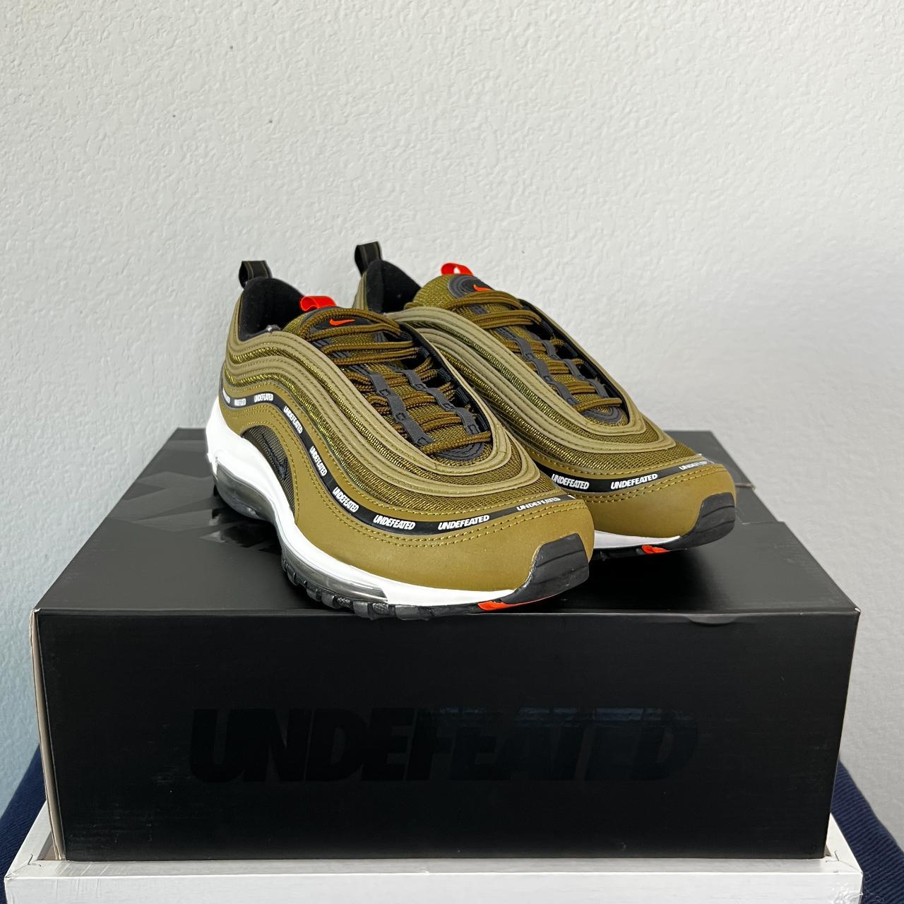 undefeated nike black