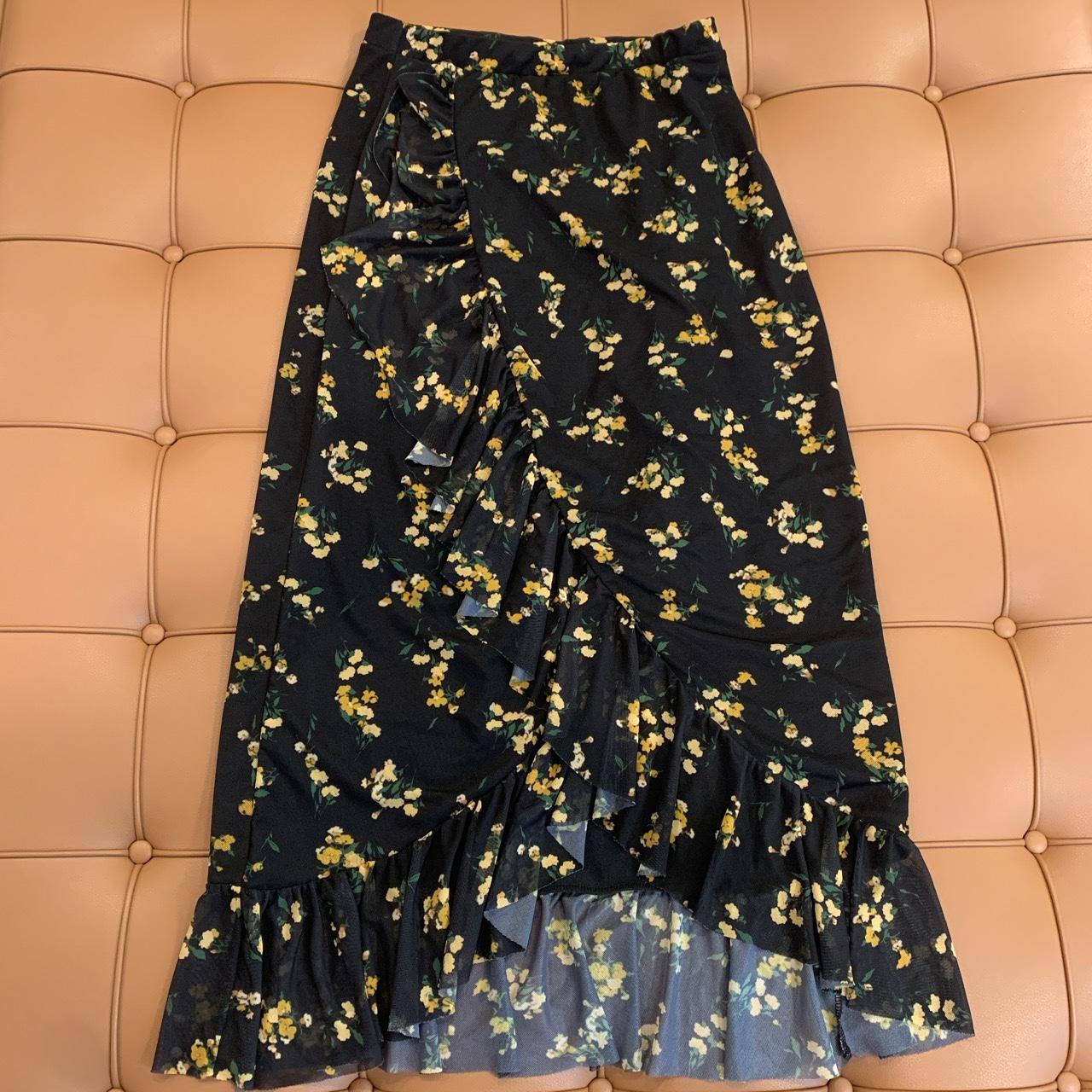 Black skirt yellow flowers hotsell