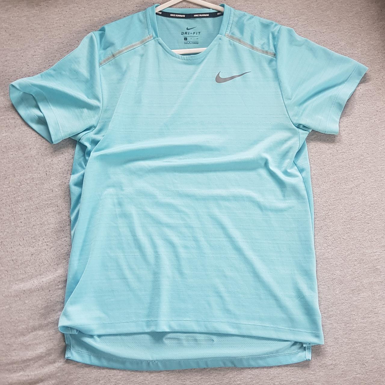 Nike Men's Blue T-shirt