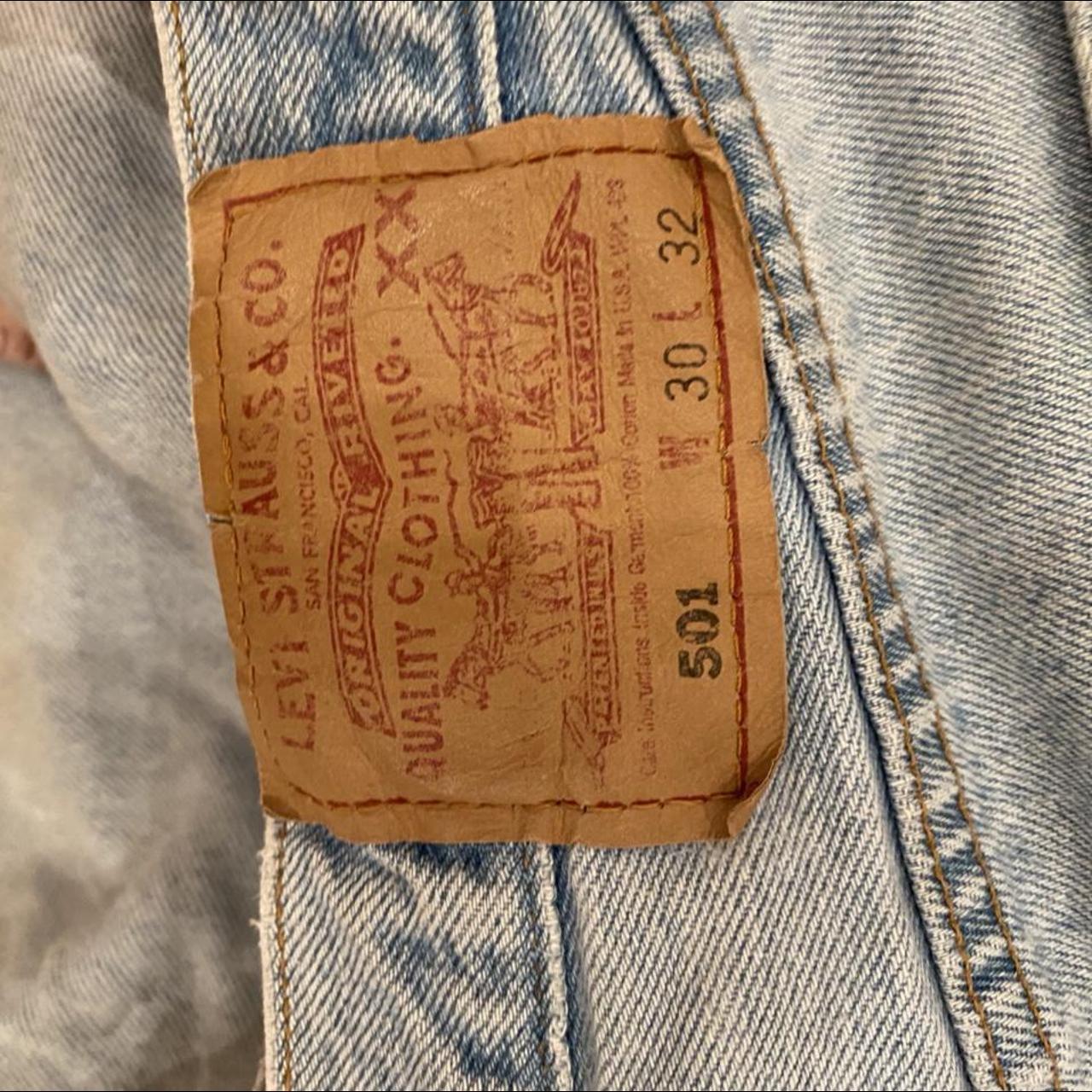 Straight leg vintage Levi’s w30 l32 with bum rip - Depop