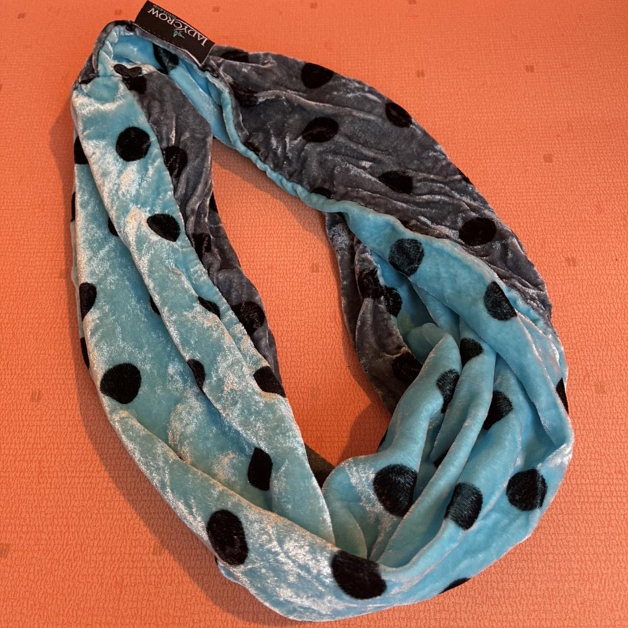 Lady on sale crow scarf