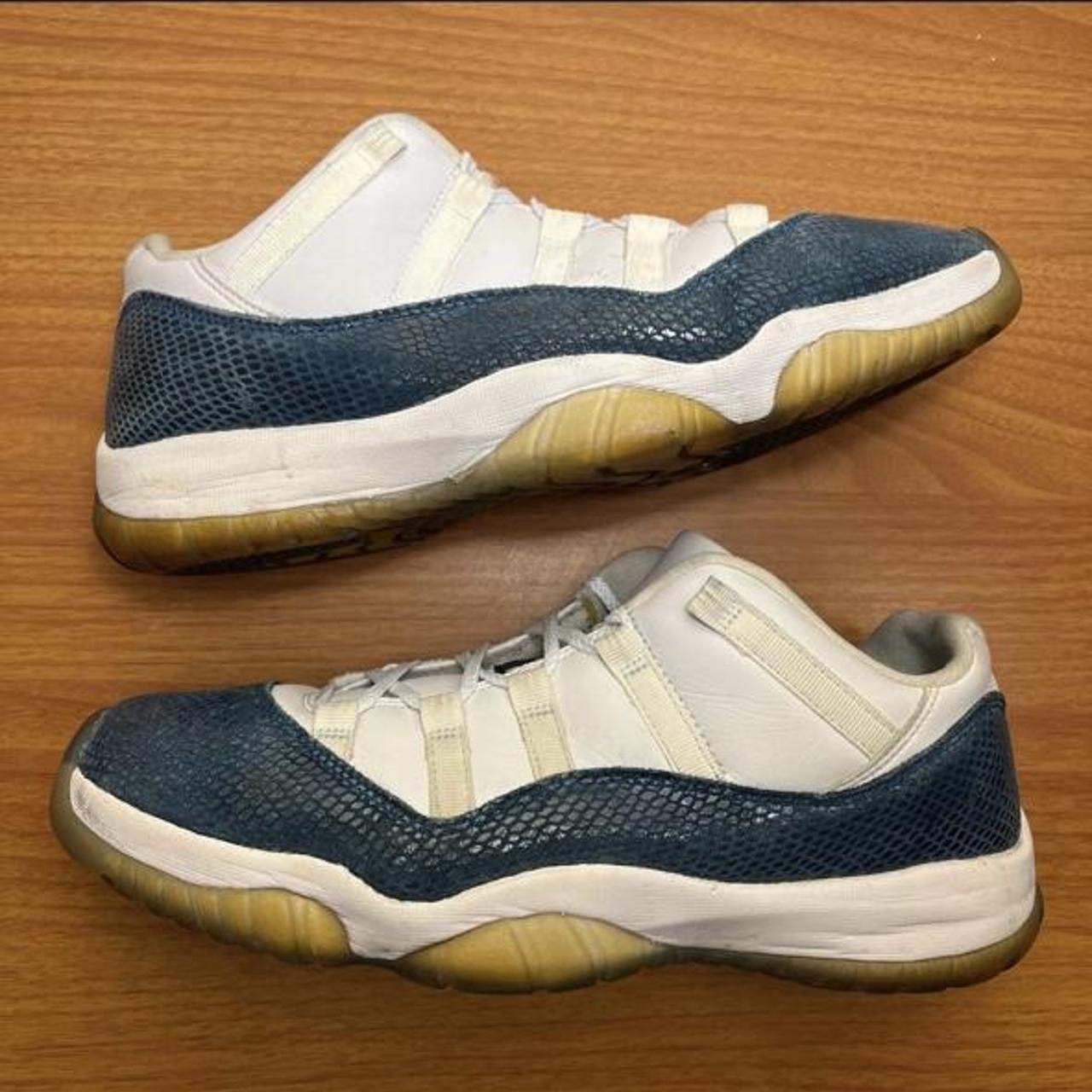 Air jordan 11 hot sale low snakeskin 2001