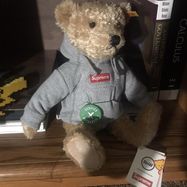 Supreme steiff sales bear stockx