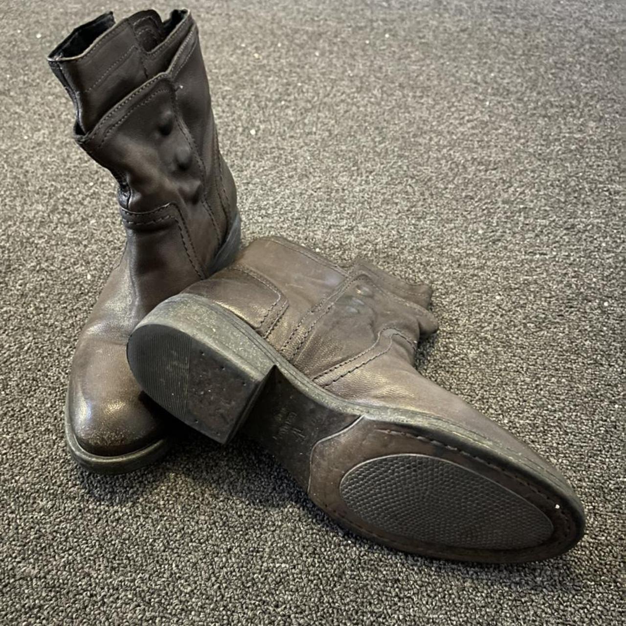 vera wang black ankle boots