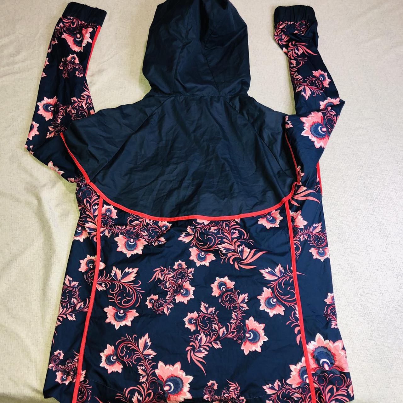 nike sportswear windrunner floral