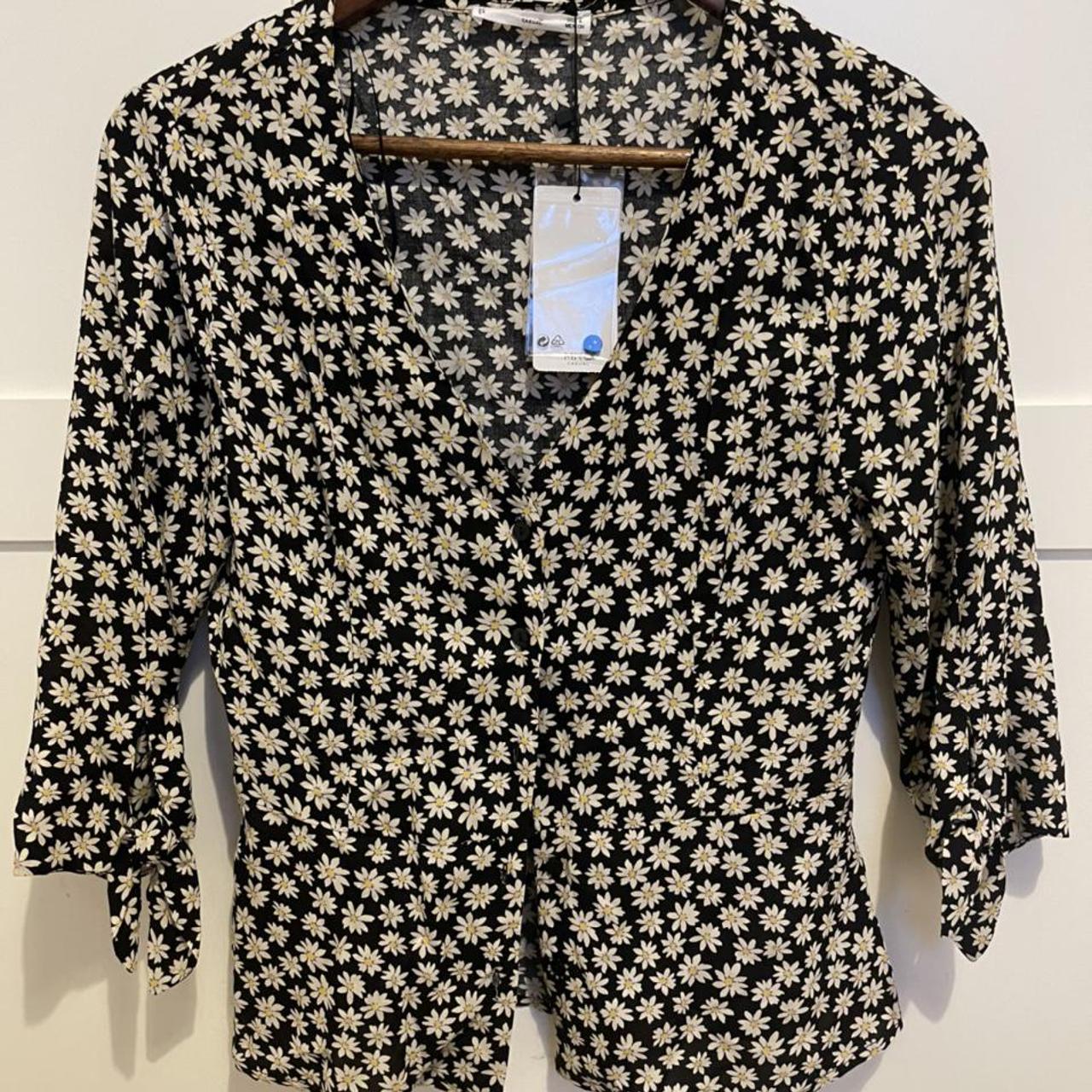 Women's Black and White Blouse | Depop