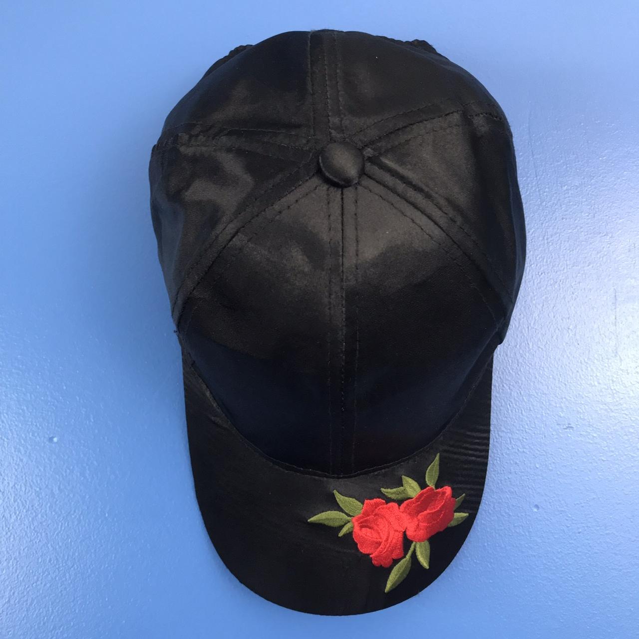 Rue 21 Men's Black and Red Hat | Depop