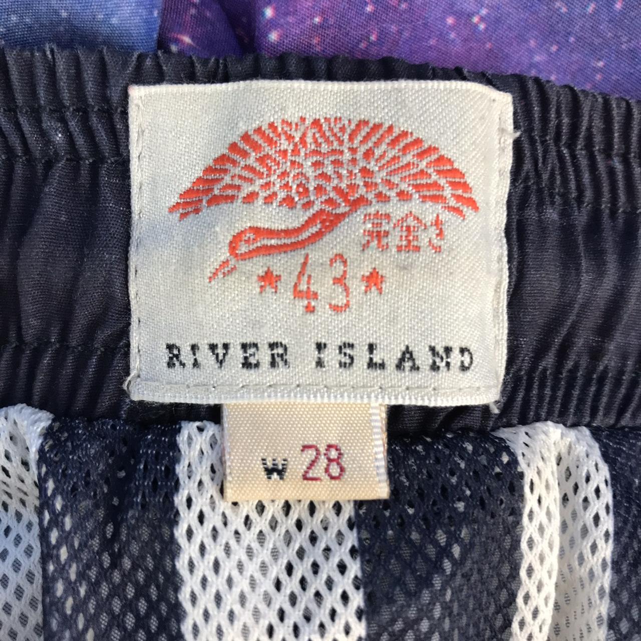 River Island Men's Purple and Blue Shorts (4)