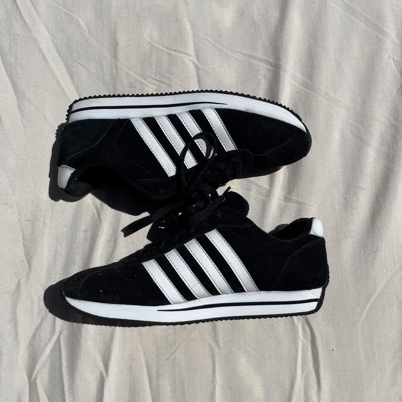 American Vintage Women's Black and White Trainers | Depop