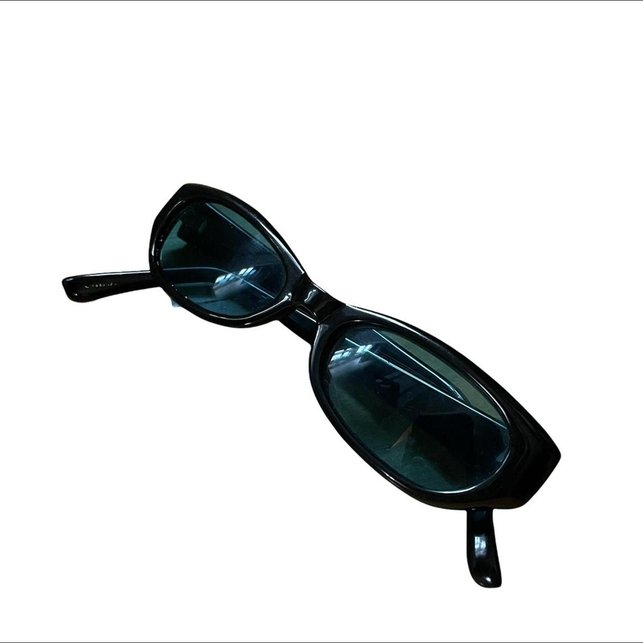 Product Image 1 - blue tinted oval sunglasses
some wear
unbranded
trendy