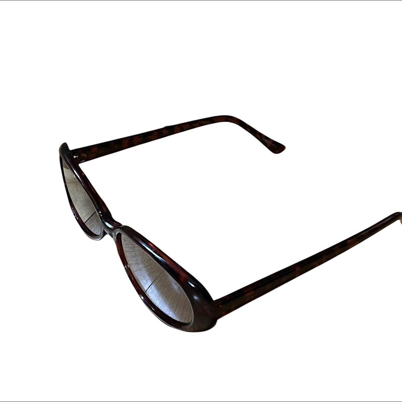 Product Image 2 - vintage oval sunglasses
no brand visible
model