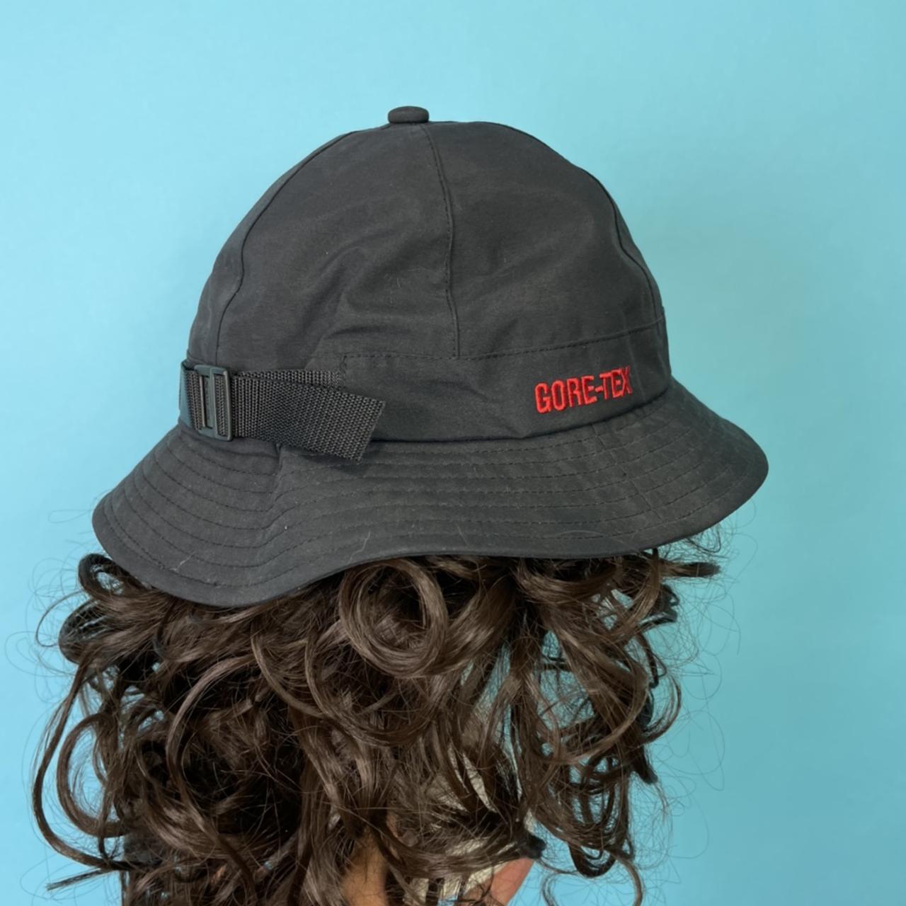 ▪️SUPREME GORE TEX BELL HAT BRAND NEW , SIZE: SMALL...