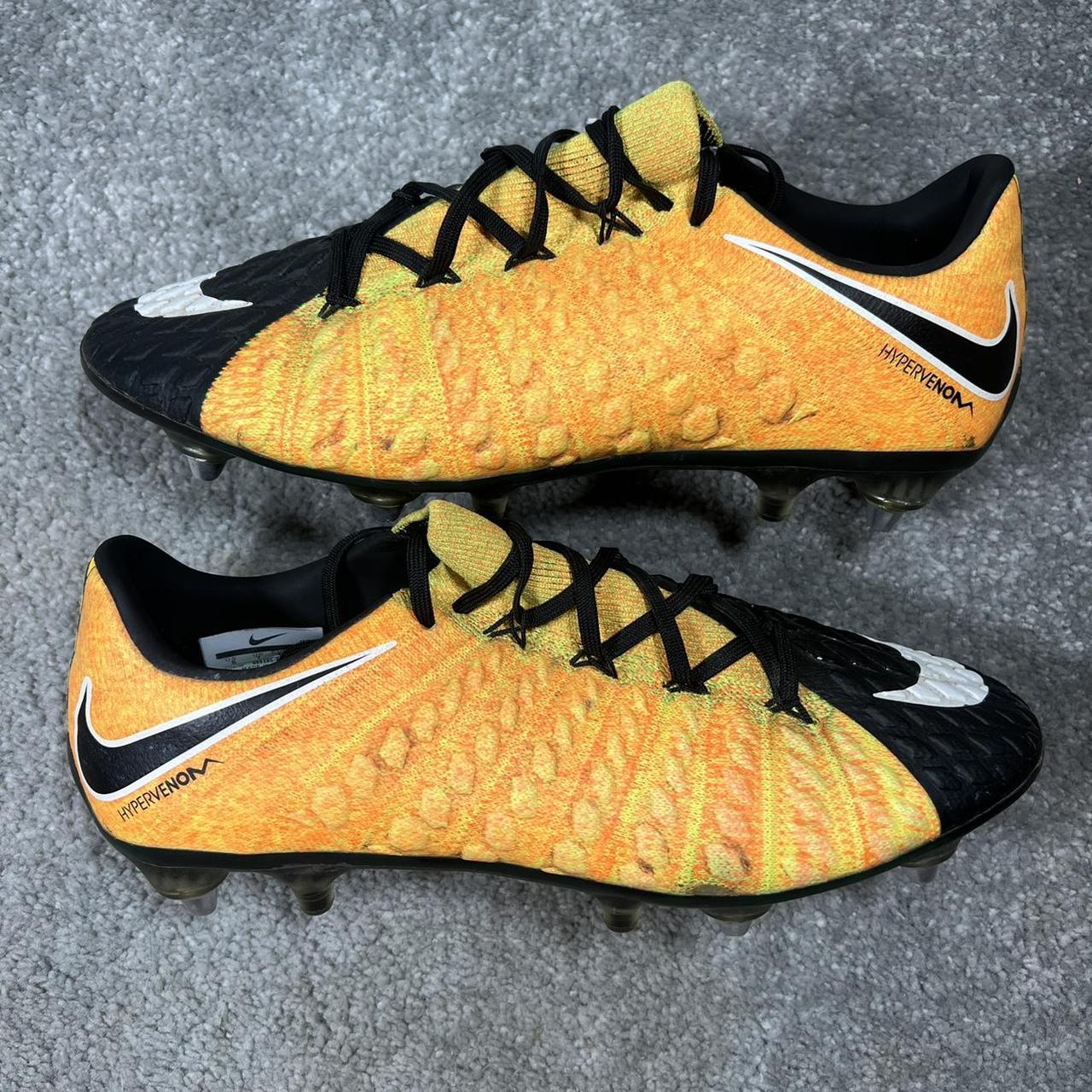 nike hypervenom phantom size 7