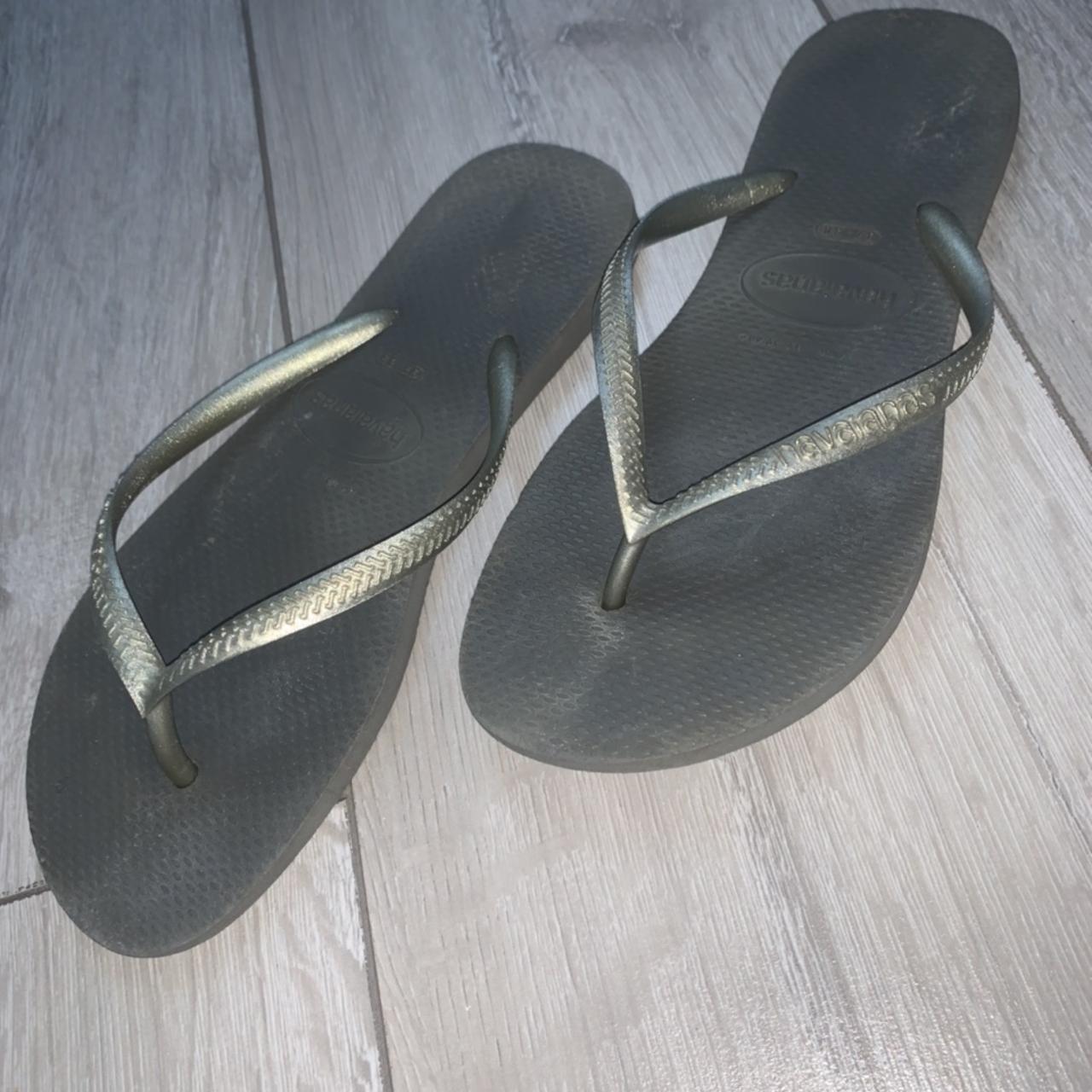 Havaianas Women's Silver and Grey Sandals (2)