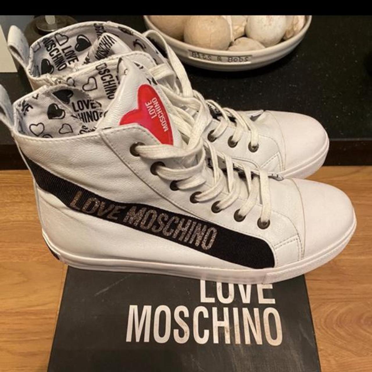 Sneakers deals alte moschino