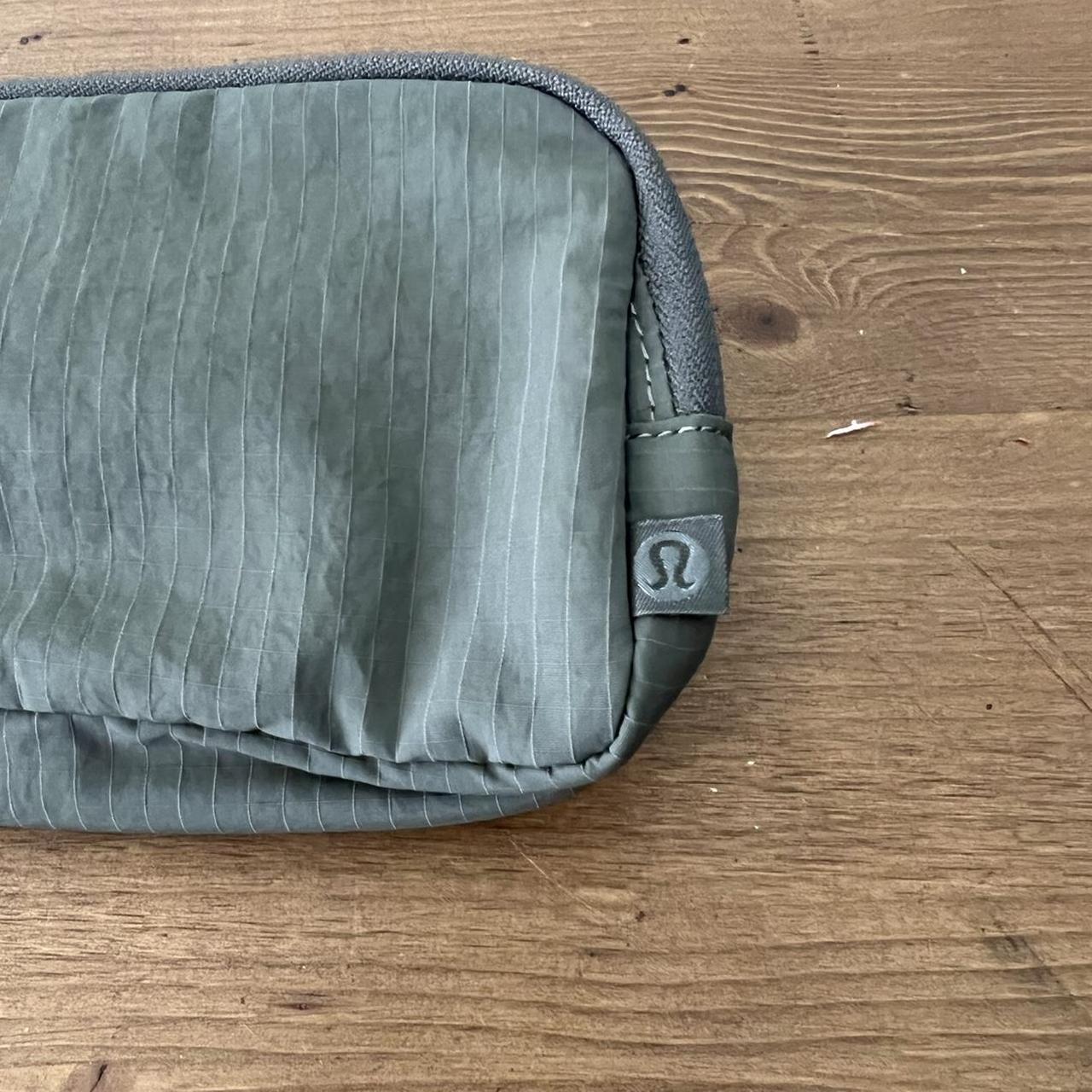 LULULEMON - Everywhere Belt Bag - Nylon in SAGE GREEN color