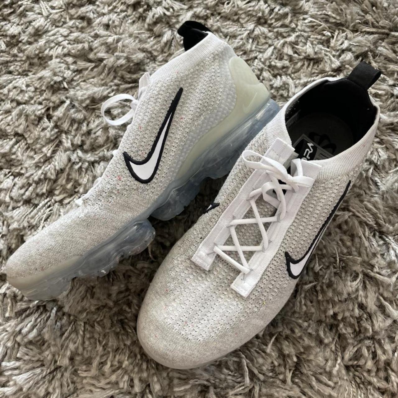 vapormax flynits