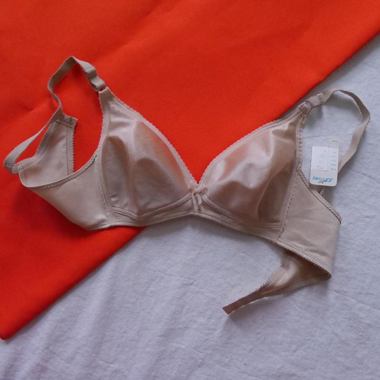 Vintage deadstock 70s/80s retro bra By... Depop