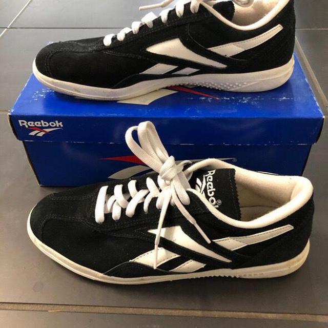 Size (50) Medium Vintage 1998-2005 Reebok Charles - Depop