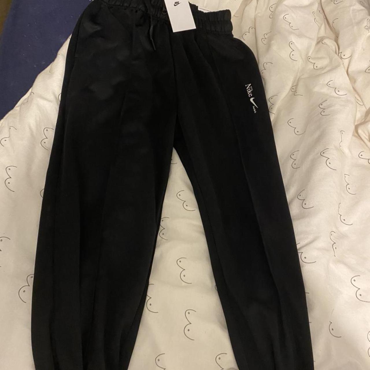 Nike Women's Black Joggers-tracksuits | Depop