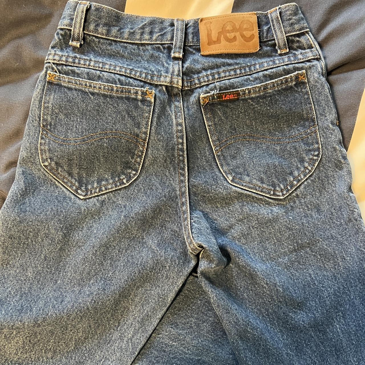 Vintage Lee 90s straight leg jeans Form fitting... - Depop