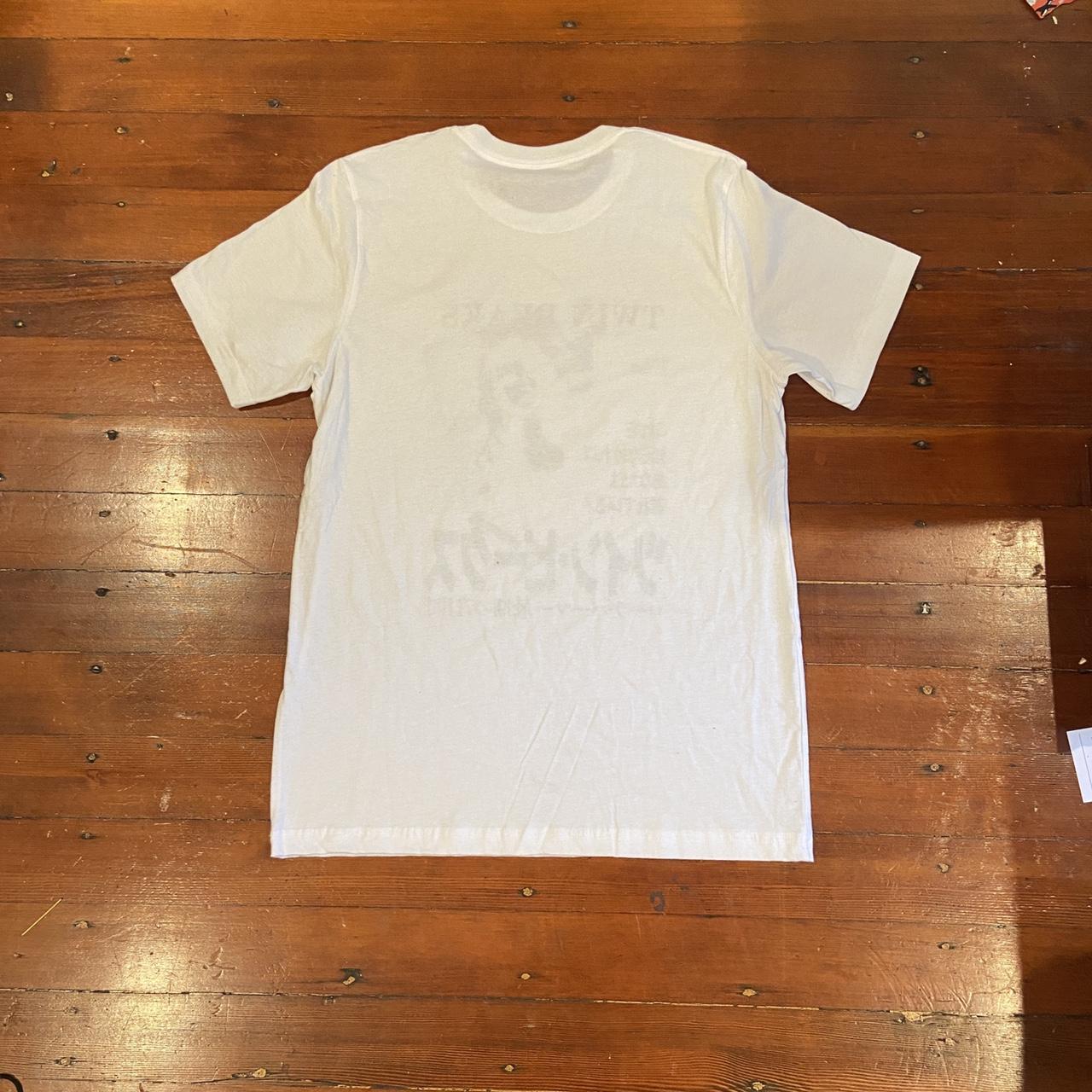 Gildan Men's White T-shirt | Depop