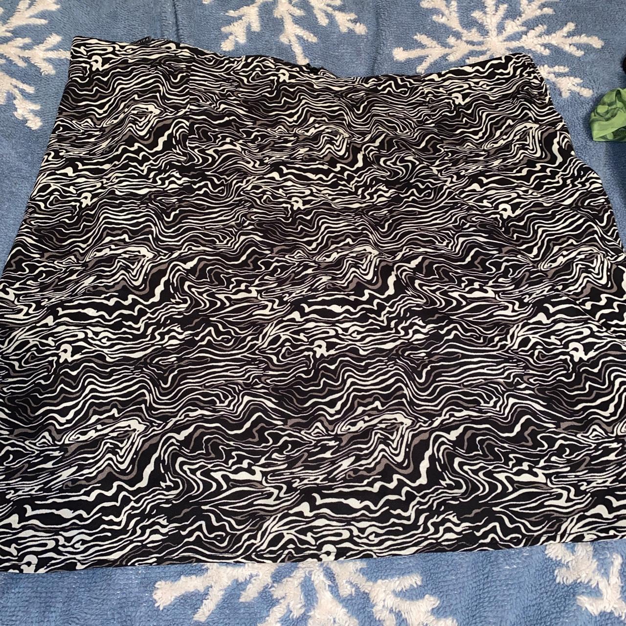 primark-black-and-white-swirl-mini-skirt-uk-size-18-depop